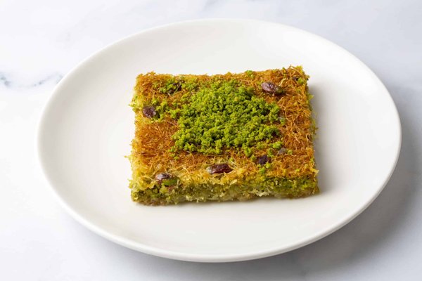 Can You Prepare a Classic British Steak and Ale Pie with a Puff Pastry Lid?